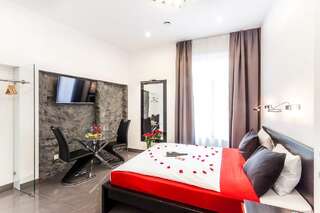 Апарт-отели Komorowski Luxury Guest Rooms Краков-0